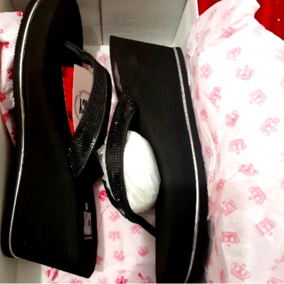 Juicy Couture Shoes - Final🚨Price JUICY COUTURE Wedge Sandals NWT